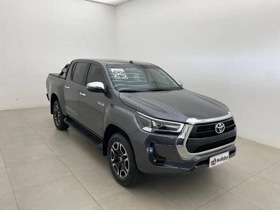 TOYOTA HILUX 2.8 D-4D TURBO DIESEL CD SRV 4X4 AUTOMÁTICO